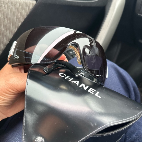 Chanel Sunglasses 5085 with Case (Victoria Beckham shield sunglasses) - Picture 6 of 16